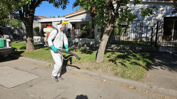 DENGUE: OPERATIVO DE SENSIBILIZACIÓN, BLOQUEO Y PULVERIZACIÓN