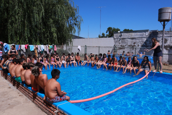 DIMOS COMIENZO A &quot;VERANO ACTIVO&quot; EN EL CLUB CENTENARIO.