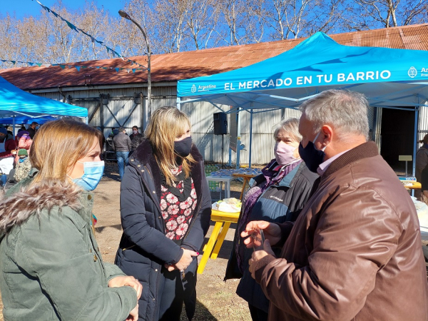 &quot;EL MERCADO EN TU BARRIO&quot; abrió agenda regional en Gálvez