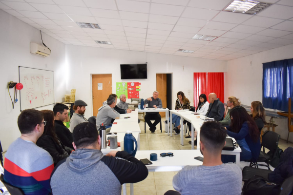 Municipio en Barrio Oeste: Reunión de trabajo en Stefano Belbo, Obras, Acciones y Programas.